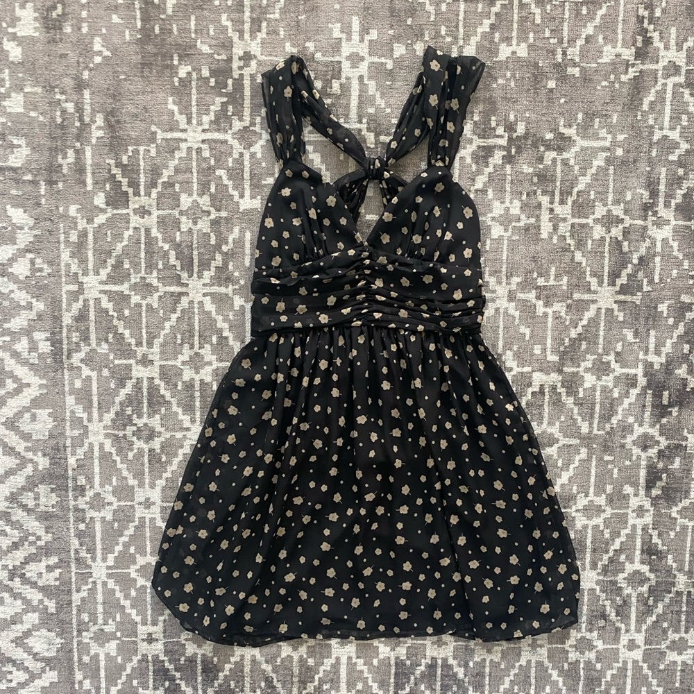 NWT Black Floral Fit And Flare V-neck X Back Lined Black A-Line Sleeveless Dress